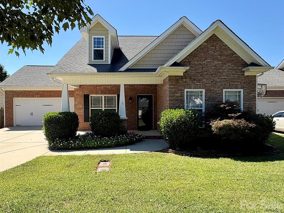 1st image of 402 Church St