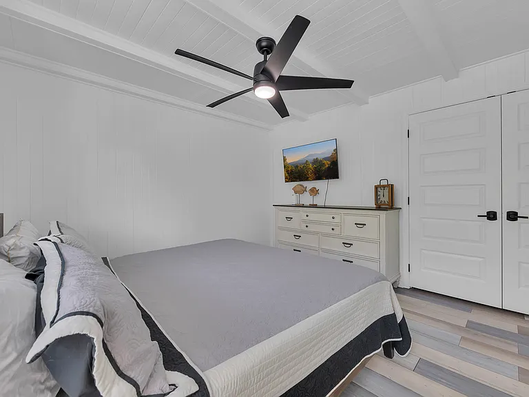 117 Summer Breeze Ln — Photo 37