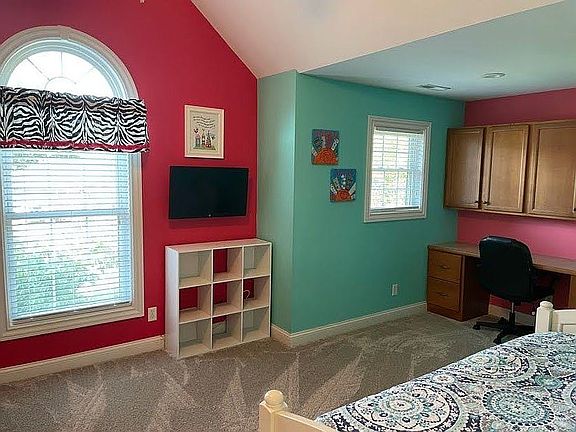 4th image of 6977 Rosewood Ln