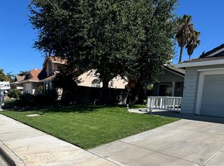 1323 Saint Francis Dr, Los Banos, CA 93635