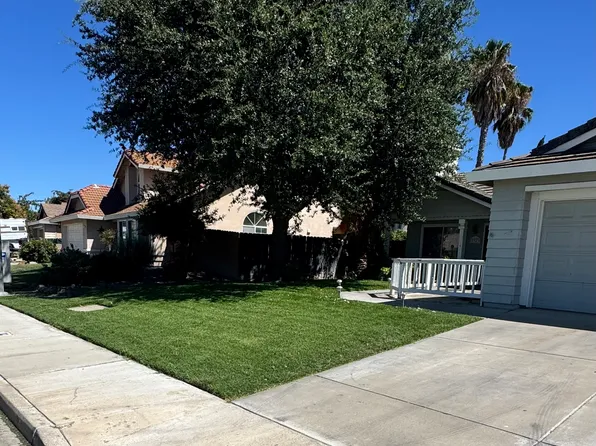 1323 Saint Francis Dr, Los Banos, CA 93635