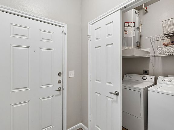 4th image of 101 Eucalyptus St #8202