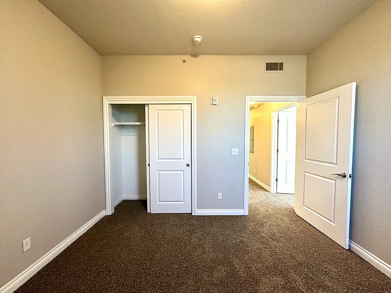 1284 N Downing St #504 — Photo 15