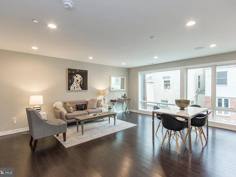 716 S Sartain St #2 — Photo 1