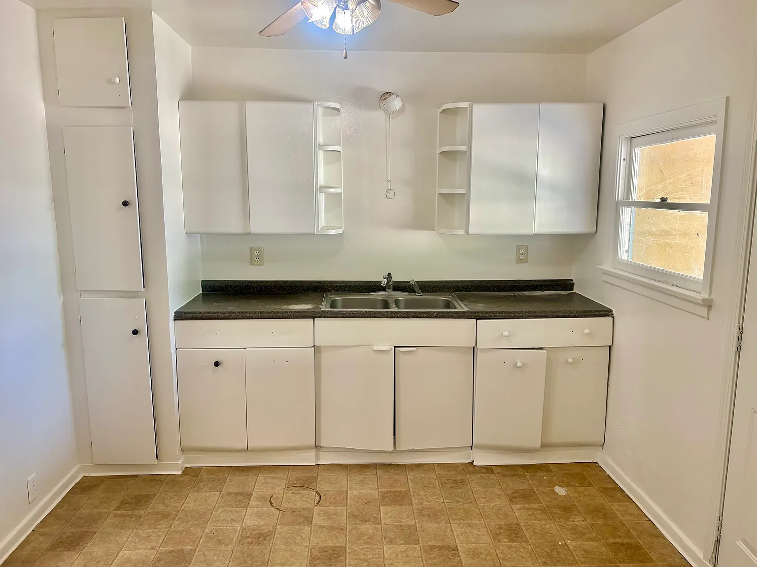 1 bed, 800 sqft, $995 — Photo 2