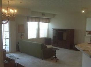 23003 Chandlers Ln APT 115, Olmsted Falls, OH 44138