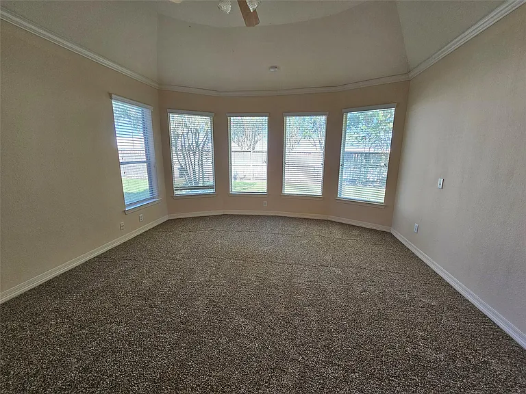 3218 Waters Edge Dr — Photo 17