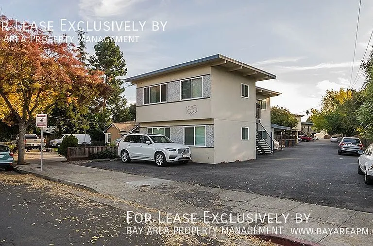 1835 Villa St #6 — Photo 1