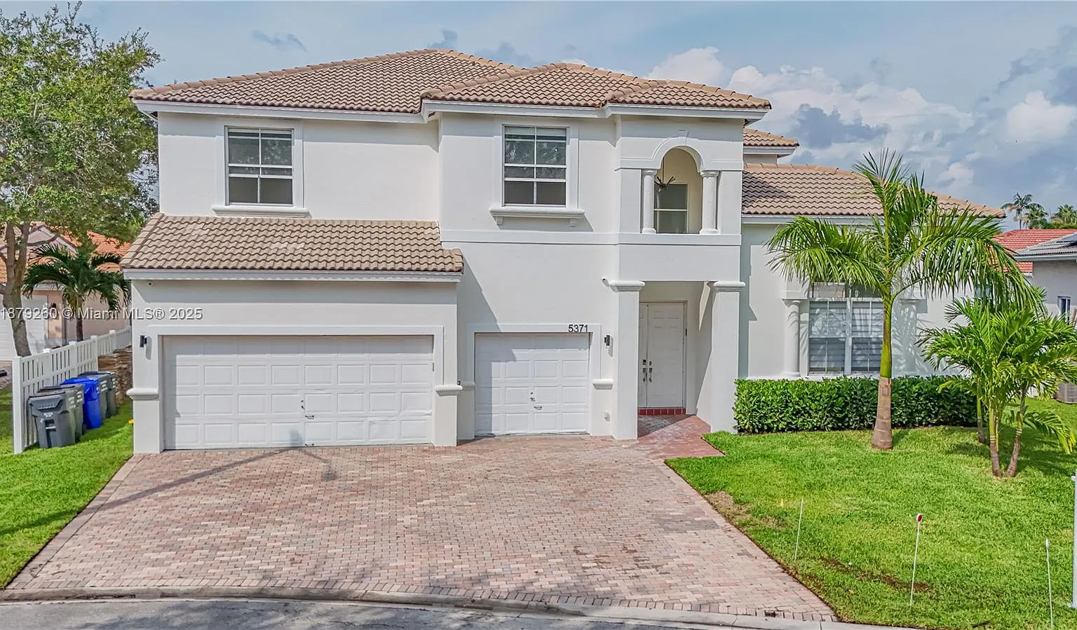 5 bed, 3698 sqft, $12,500 — Photo 1