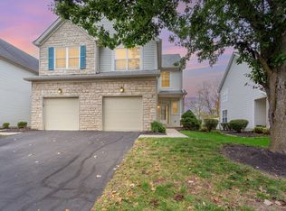 2625 Rustling Oak Blvd, Hilliard, OH 43026