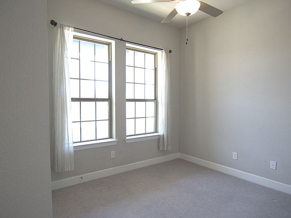 5th image of 2900 Bluff Creek Dr