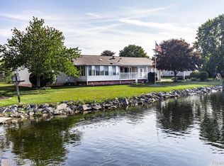 598 Trout Lake Ct, Smiths Creek, MI 48074