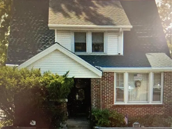 9110 White Ave, Saint Louis, MO 63144