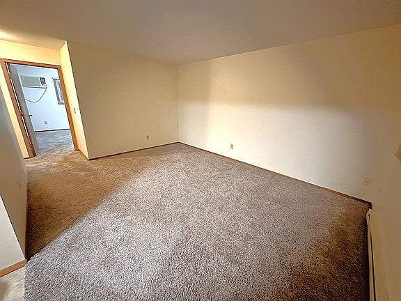 4th image of 1380 Heritage Dr APT 3