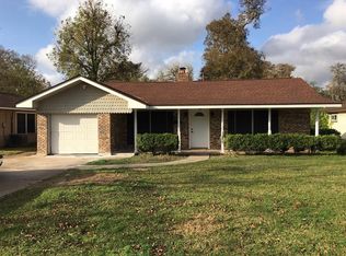 515 Center Way, Lake Jackson, TX 77566