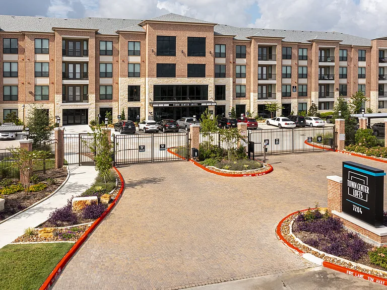 Town Center Lofts — Photo 24