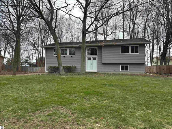 1840 Beech Ave, Mount Pleasant, MI 48858