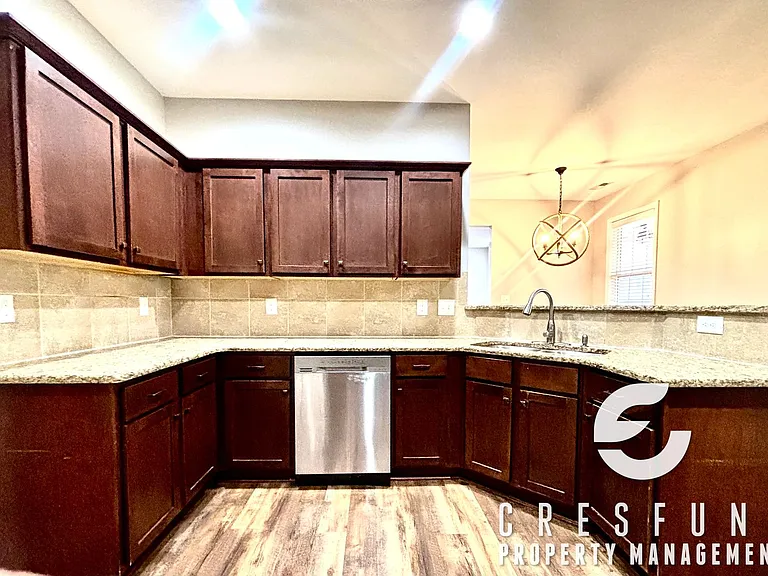239 Fountain Grove Dr — Photo 11