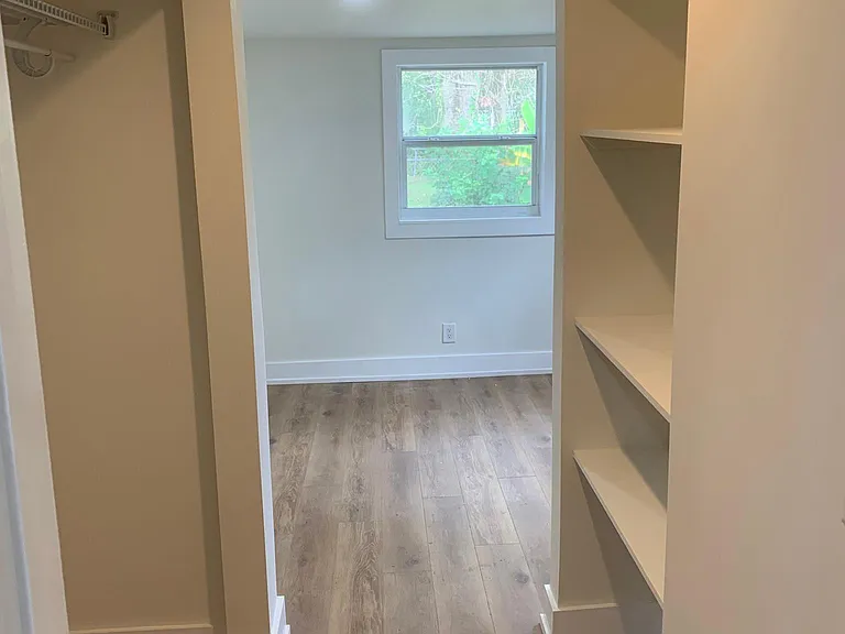 2749 Myra St — Photo 5