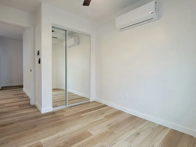 6249-6253 Mary Lane Dr — Photo 22