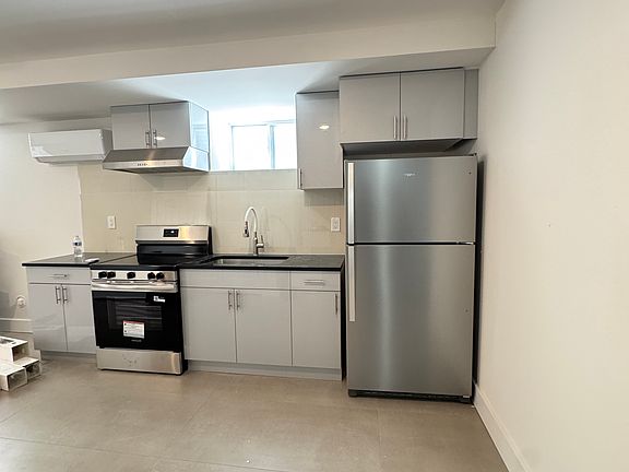 3rd image of 34 Harris Ln #Basement