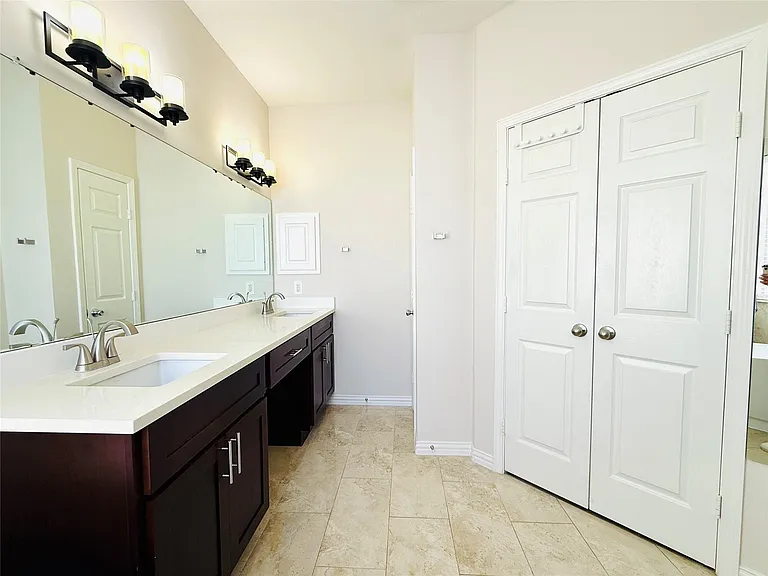 5222 Hanneck Valley Ln — Photo 21