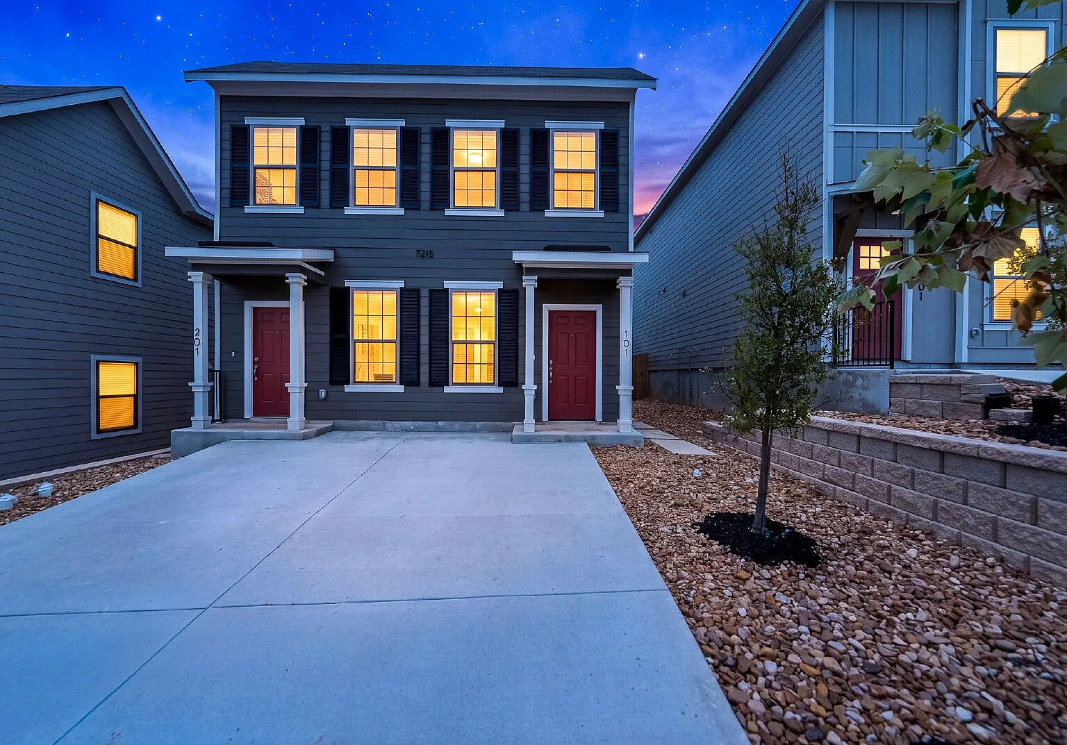3 bed, 2.0 bath, 1292 sqft, $1,695 — Photo 1