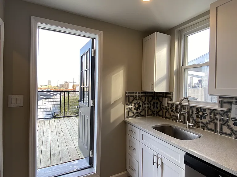 655 N 33rd St #2 — Photo 14