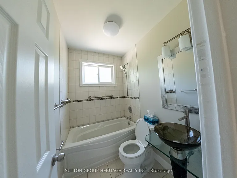 661 Annland St — Photo 17