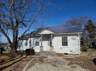 415 E Burford St, Marshfield, MO 65706