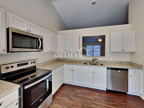 4th image of 254 Iris Trail Dr
