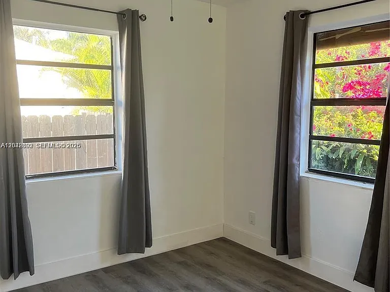 2126 Arthur St — Photo 11