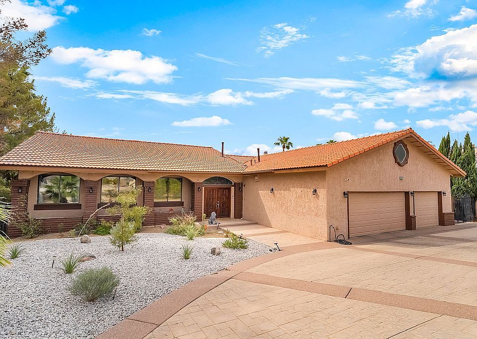 1st image of 2817 La Mesa Dr