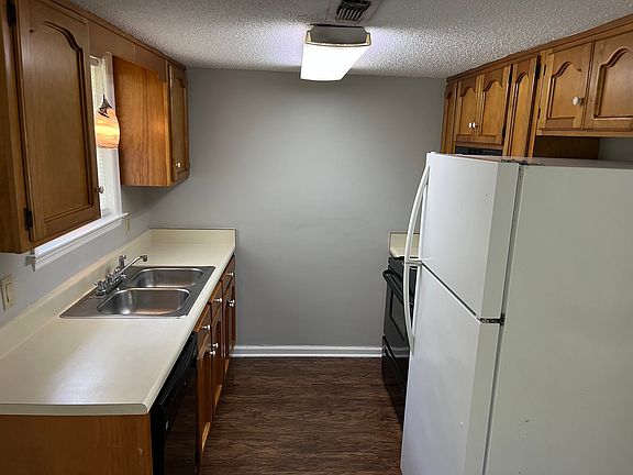 4th image of 3829 North Ter APT A
