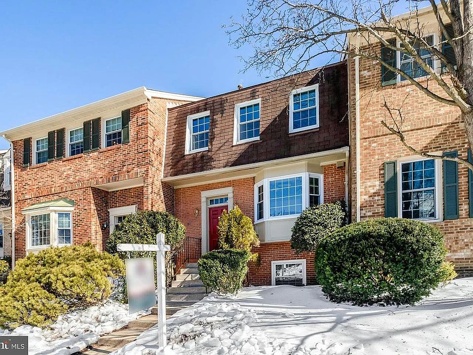 1st image of 8225 Cedar Landing Ct #1