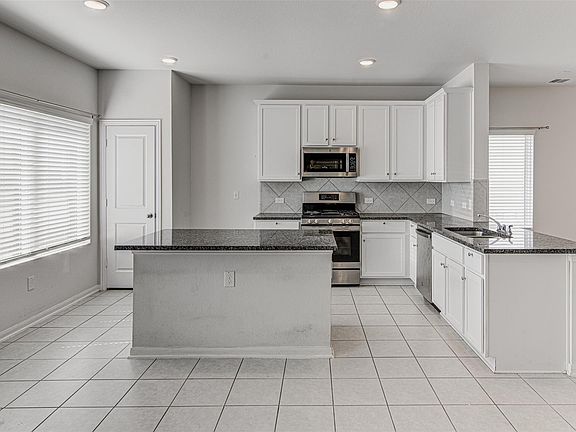 5th image of 204 Oldbridge Dr