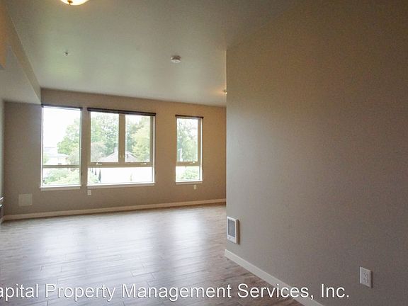 4th image of 411 SE 14th Ave APT 402