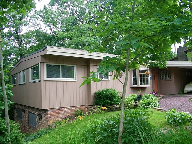 2904 Autumnwood Dr photo 1