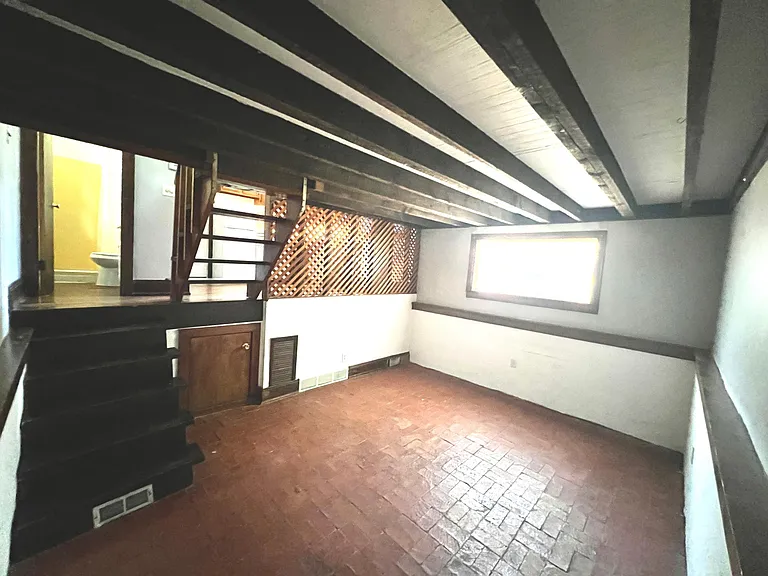 1881 W 33rd Pl — Photo 7