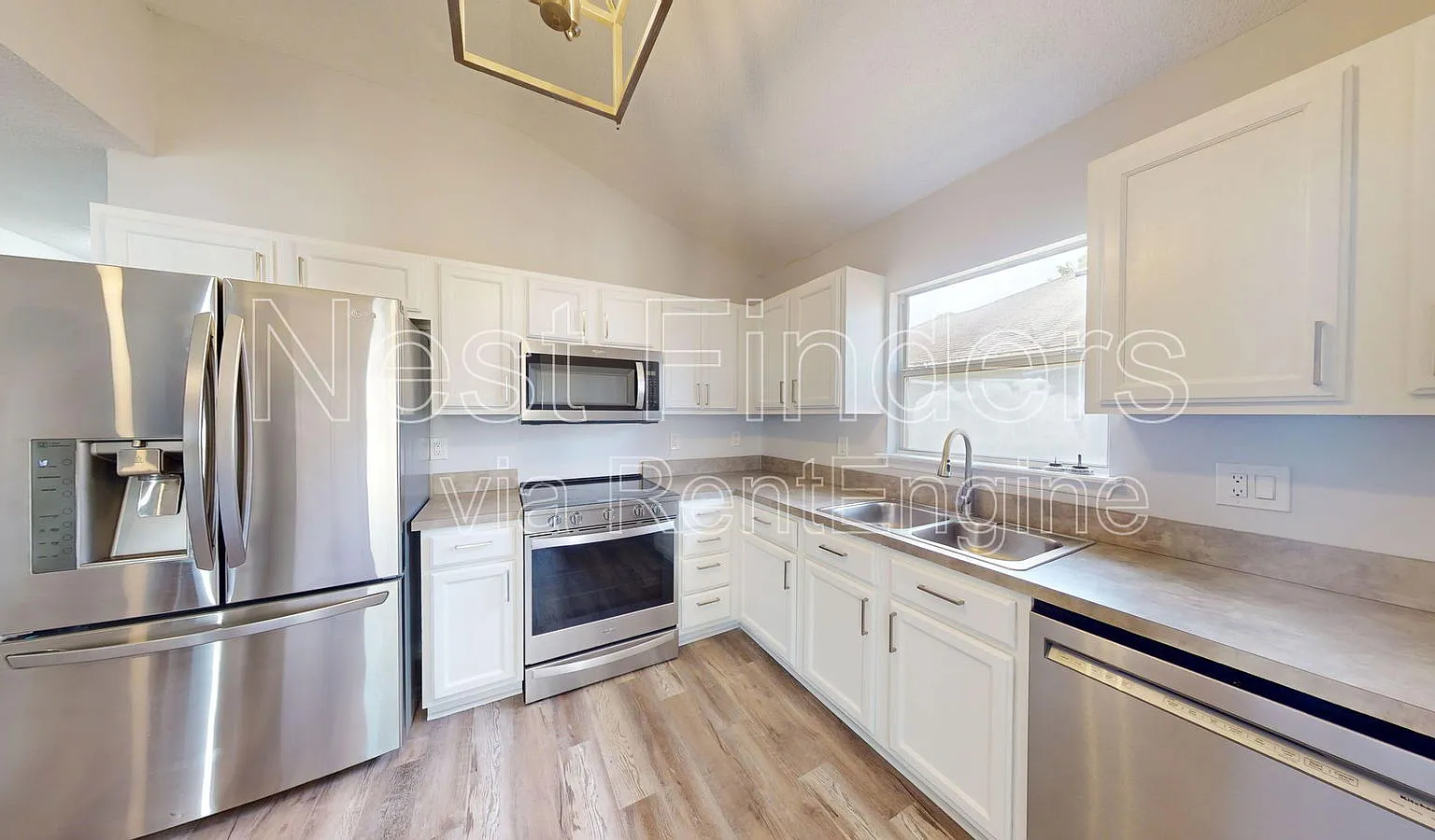 3 bed, 2.0 bath, 1164 sqft, $1,850 — Photo 2