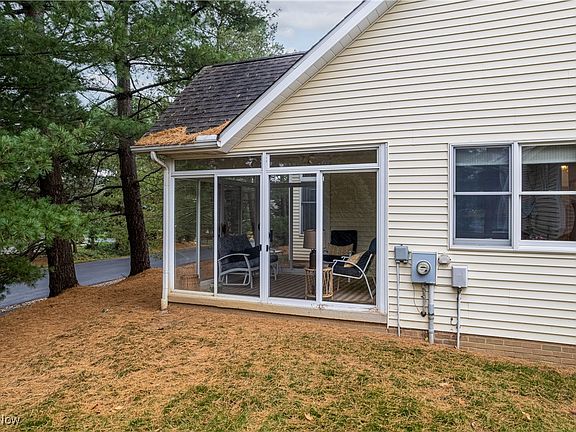 4th image of 1304 Oakmont Dr #74