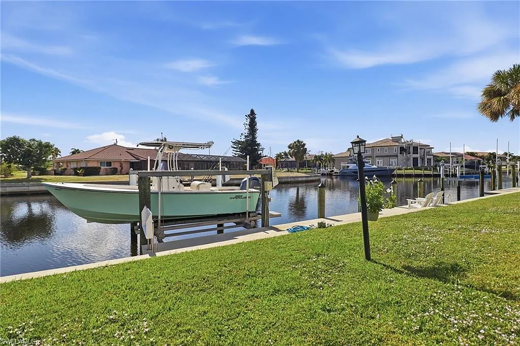 3 bed, 2.0 bath, 1910 sqft, $12,000 — Photo 1