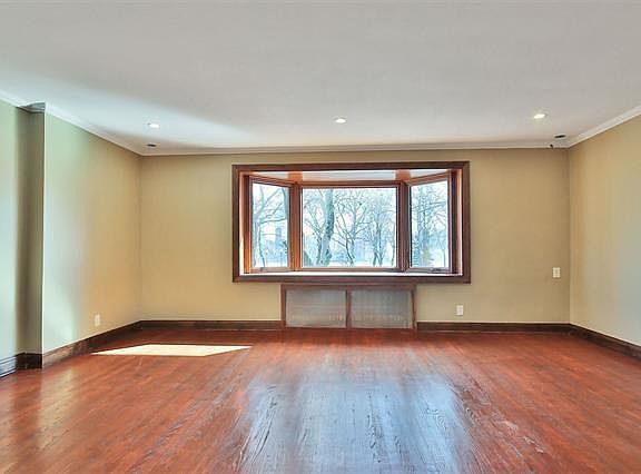 4th image of 5415 Kennedy Blvd E #3RR