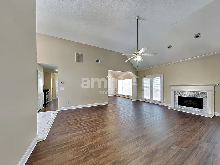 154 Acadian Dr — Photo 9