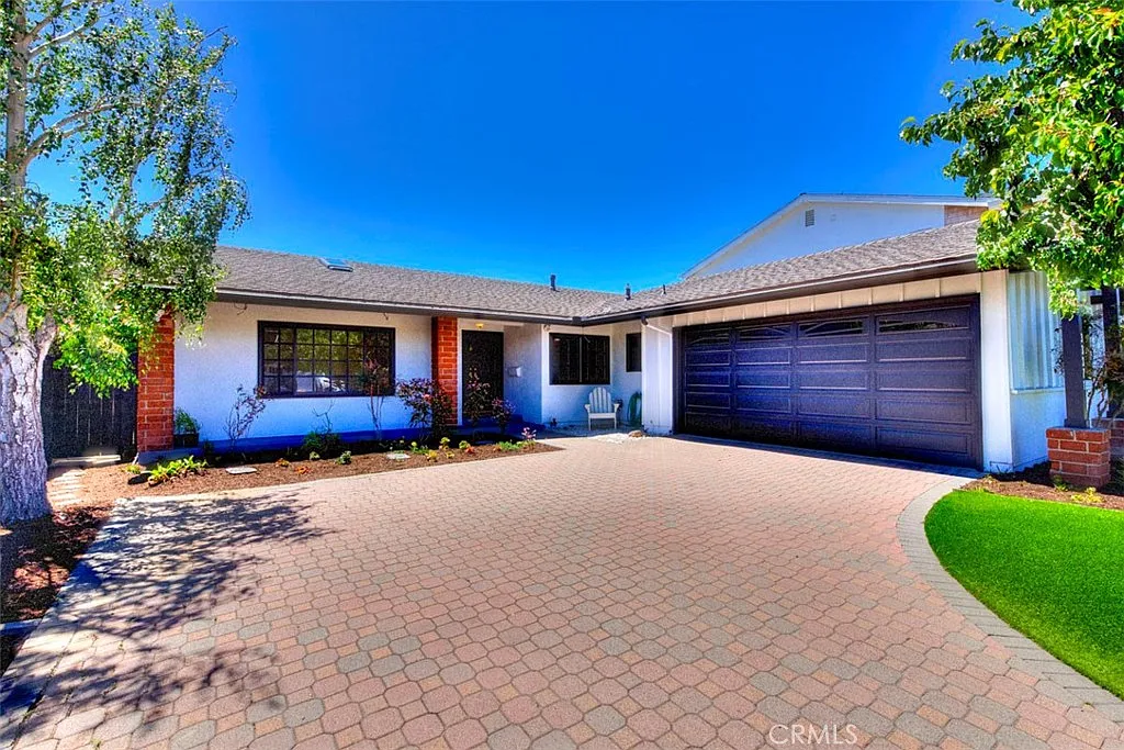 Building Photo - 33371 Sea Bright Dr