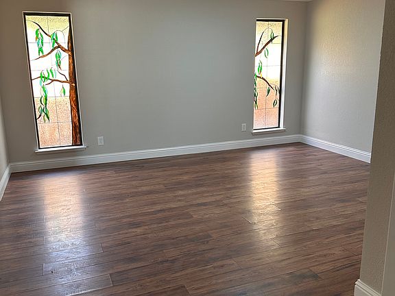 5th image of 341 W Warner Ave
