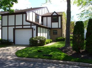 9 Apple Dr, Spring Lake, NJ 07762