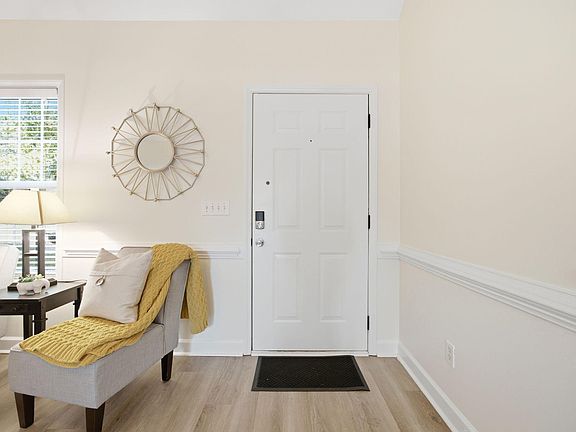 5th image of 412 N College St