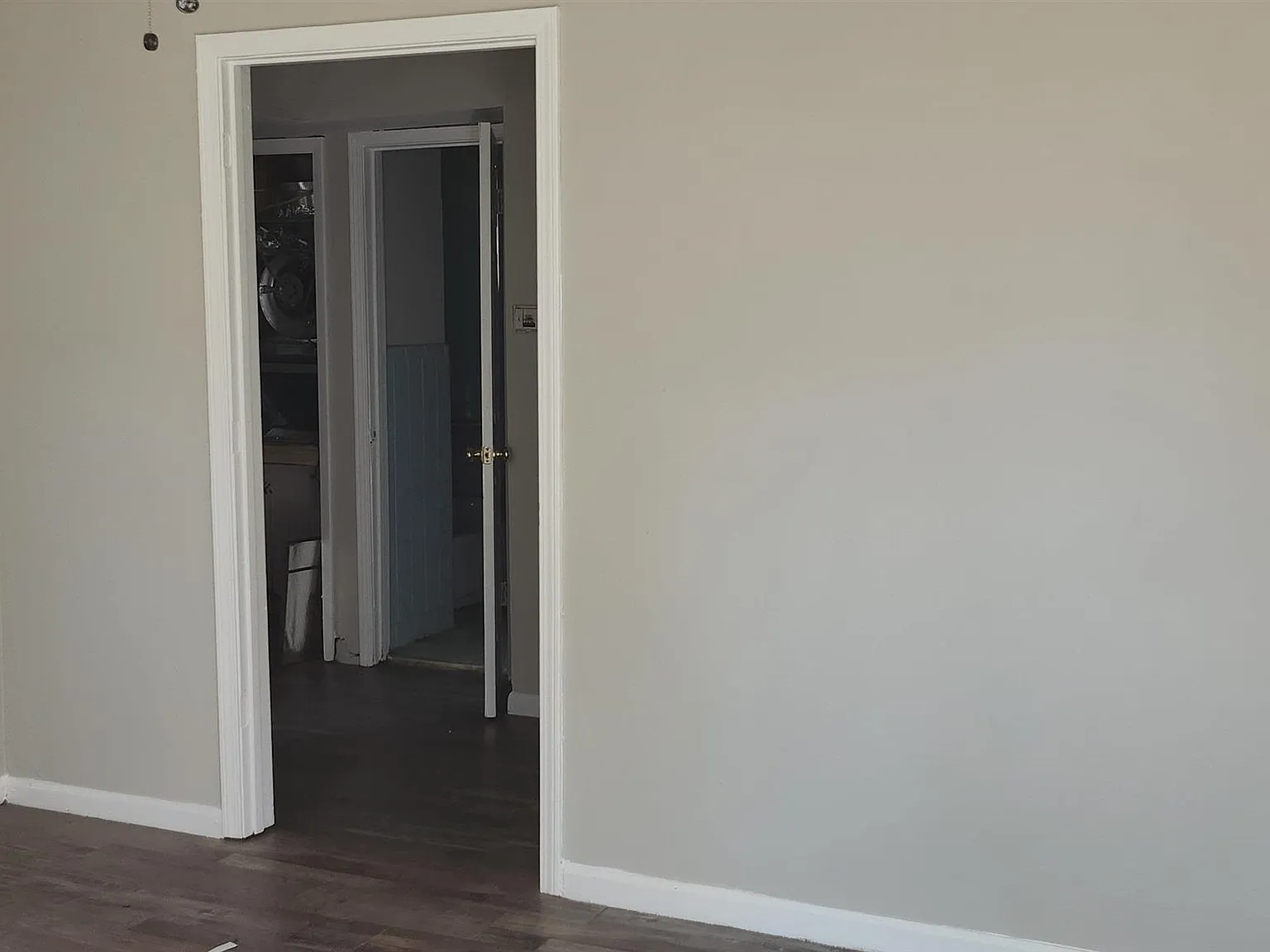 2 bed, 1.0 bath, 750 sqft, $995 — Photo 2