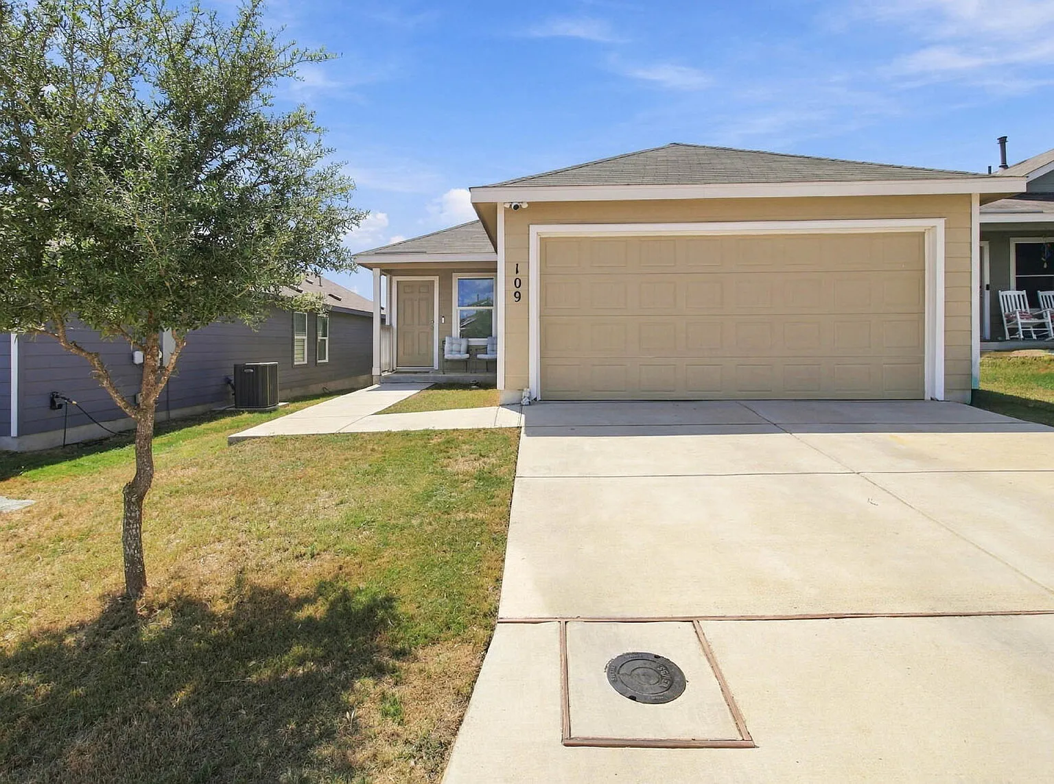 3 bed, 2.0 bath, 1266 sqft, $1,550 — Photo 2